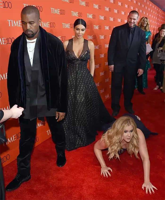 11 Award-Worthy Embarrassing Celebrity Moments Caught On The Red Carpet